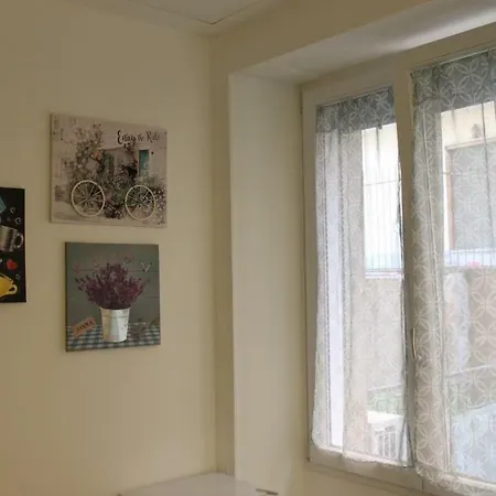 Station Apartment *