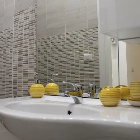Station Apartment Salerno