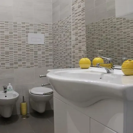 Station Apartment Salerno